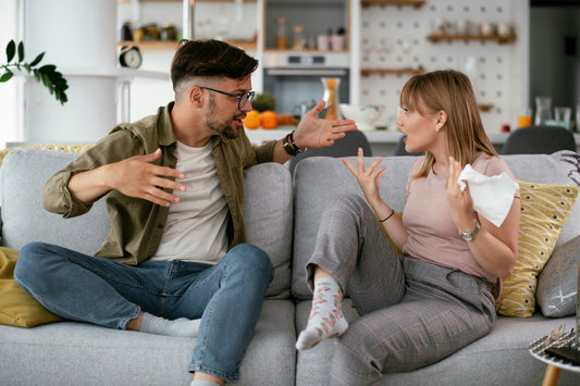 5 Comportamientos Tóxicos en Relaciones que la Gente Piensa Son Normales